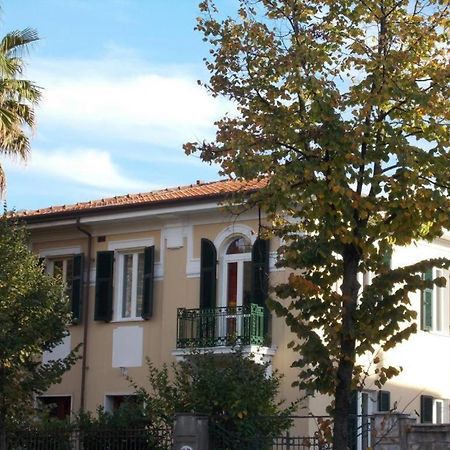 B&B Rossana Carrara Buitenkant foto
