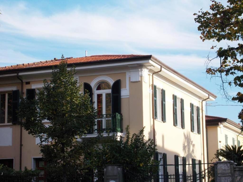 B&B Rossana Carrara Buitenkant foto