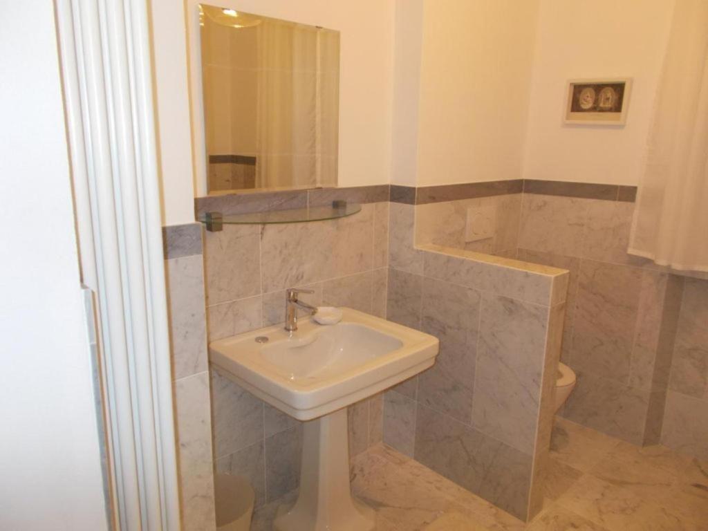 B&B Rossana Carrara Buitenkant foto